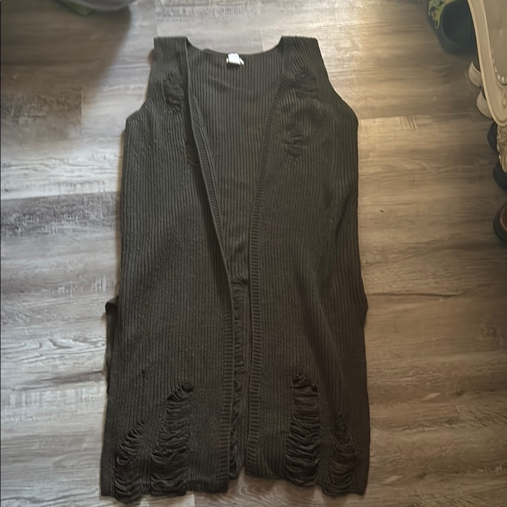 Hendi Black Distressed Sleeveless Sweater Vest